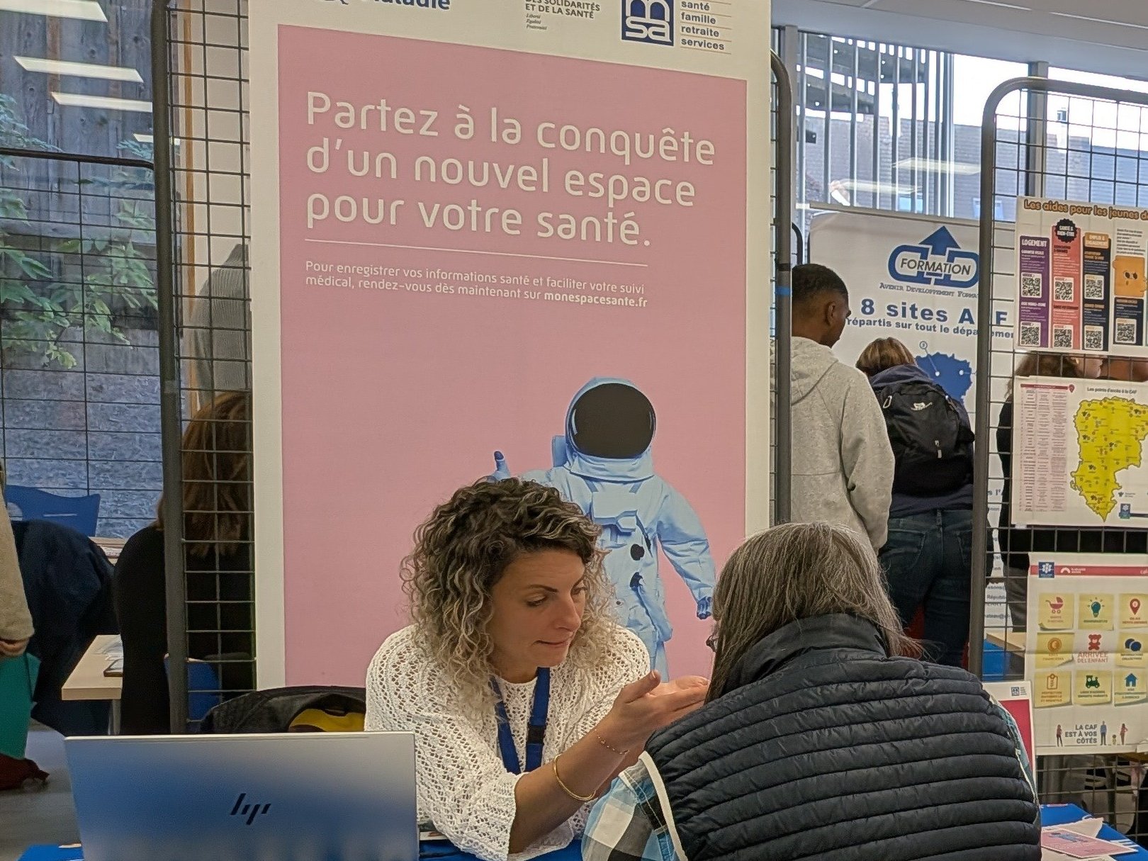 <strong></strong> Tous droits réservés<small></small>